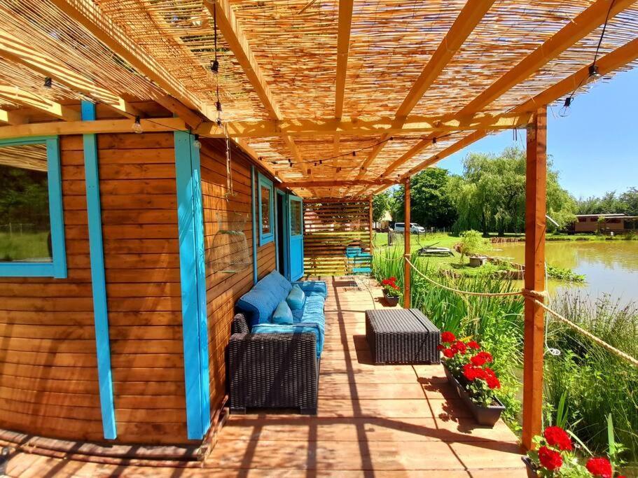 La Roulotte Du Pecheur Villa Saint-Prive ภายนอก รูปภาพ