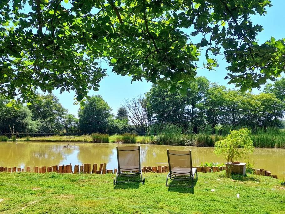 La Roulotte Du Pecheur Villa Saint-Prive ภายนอก รูปภาพ